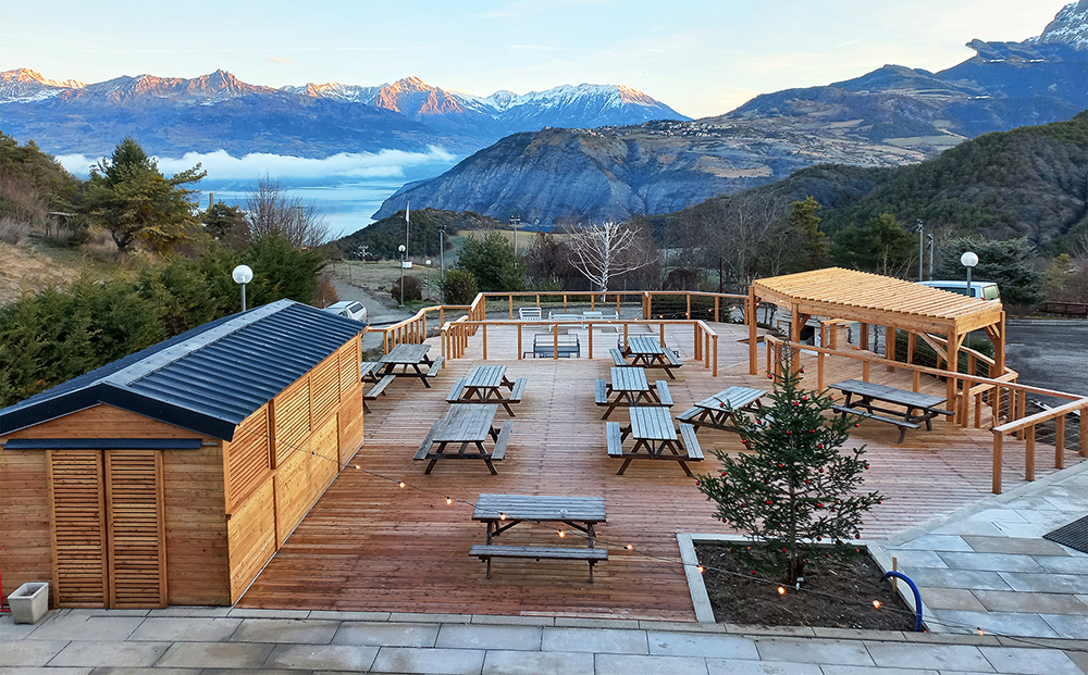 La nouvelle terrasse Serre-Ponçon construite en 2025